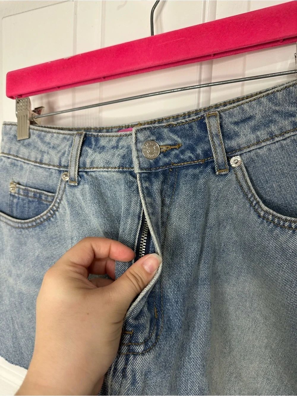 Edikted Koi Flared Cotton Lightwash Denim Shorts Sz S Glam Chic Going Out Summer - Picture 5 of 8